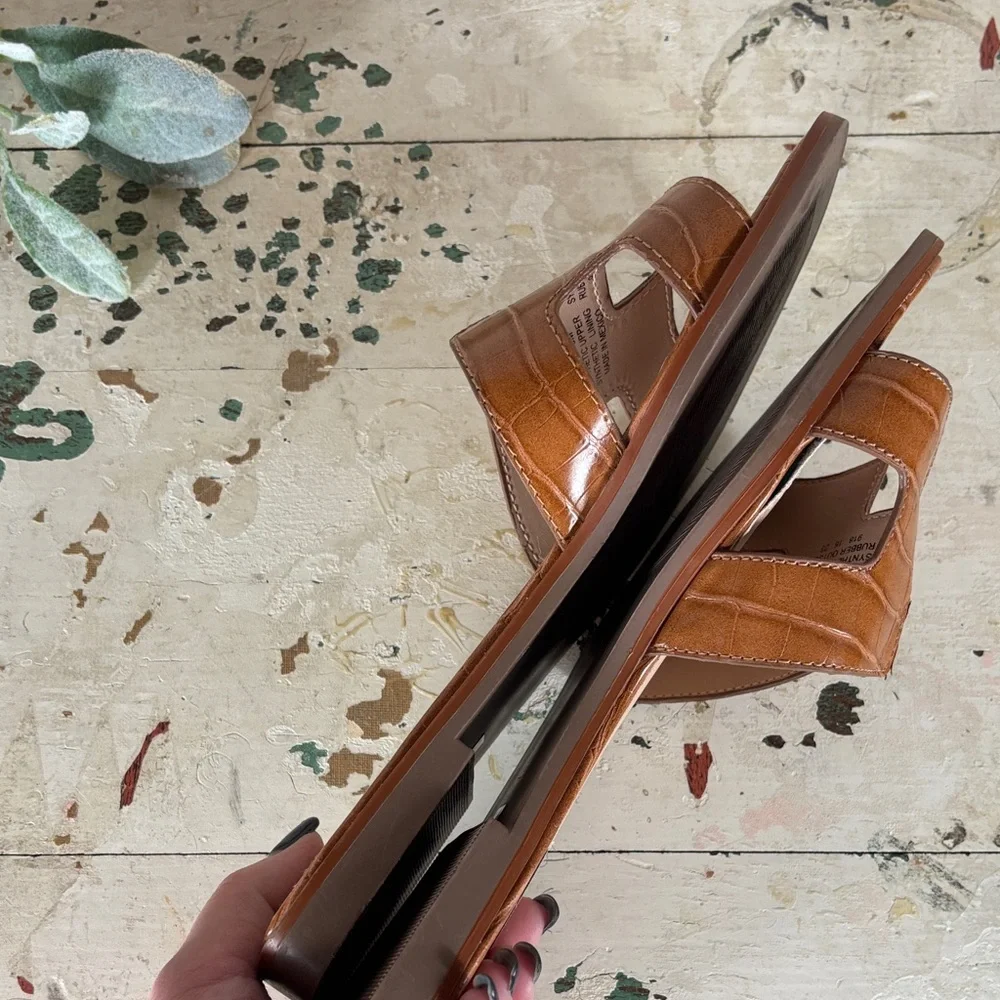 Steven Tan and Brown Croc-Embossed Sandals 8 - Picture 6 of 7